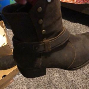 Cute Born Boots Size 9